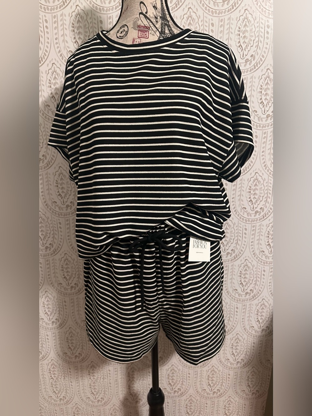 Black & White Striped Womens Top and short set new with tags